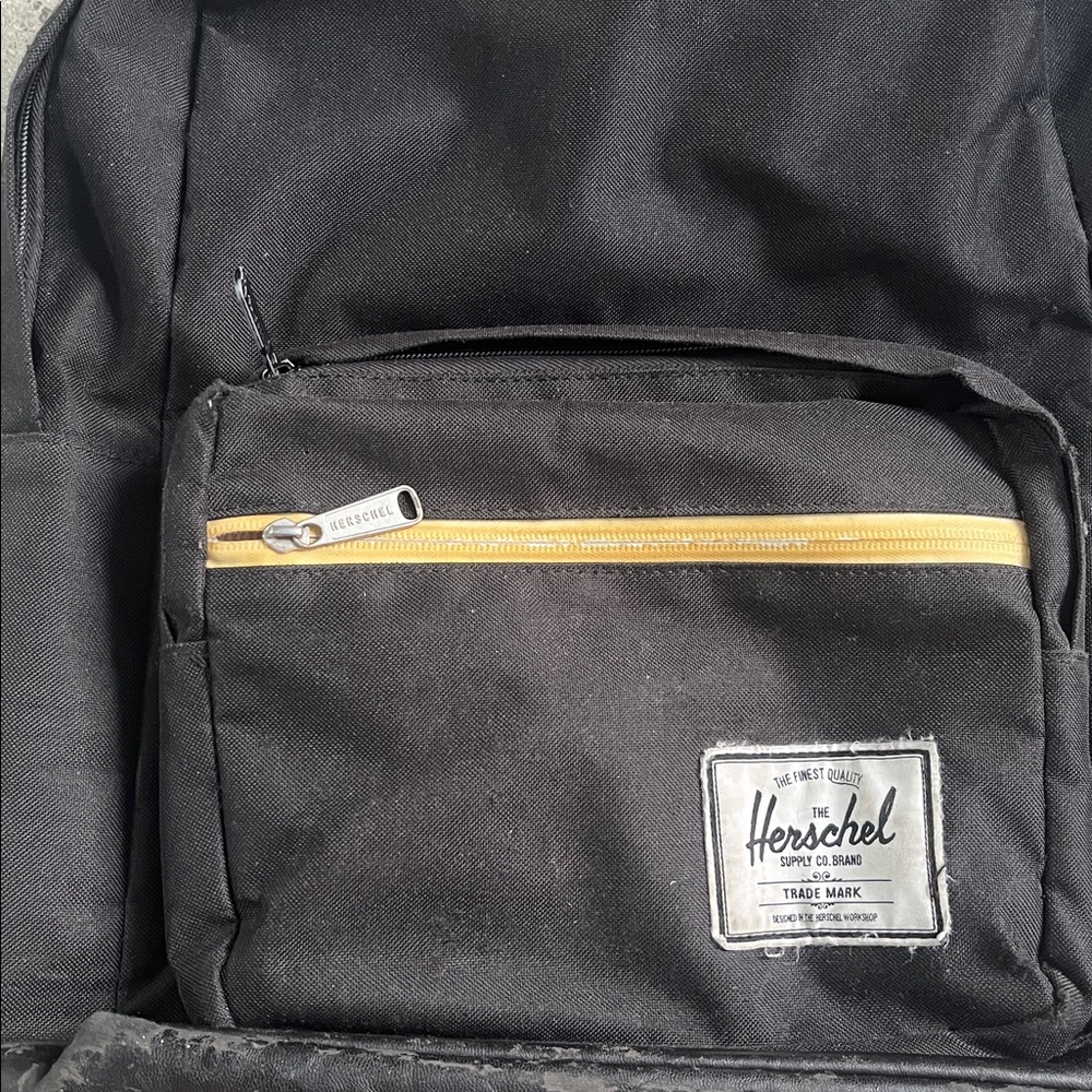Herschel Backpack - Picture 4 of 9